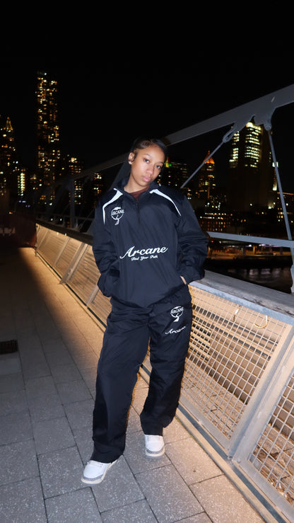 Model is 5'2 wearing a Small