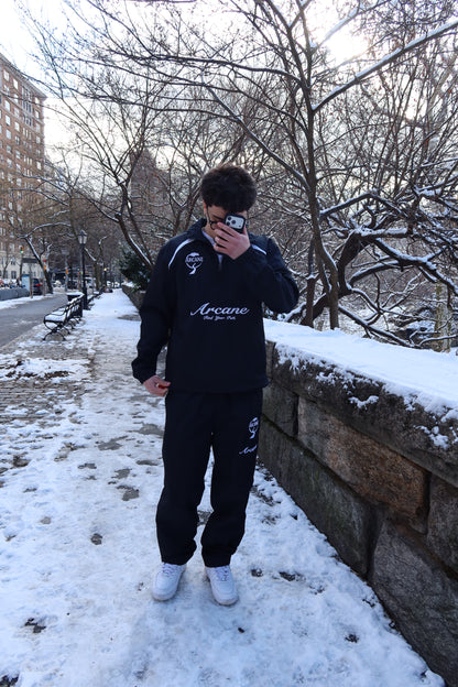 Model is 5'9 wearing a Small